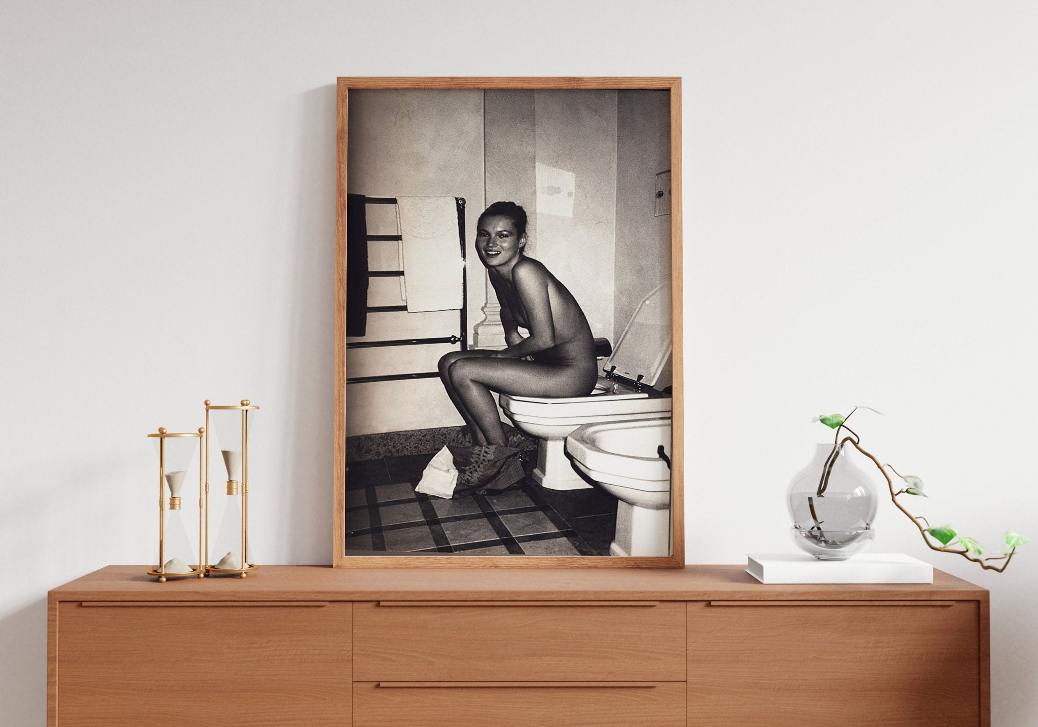 Kate Moss on the Toilet Canvas Print - Canvasworkshop