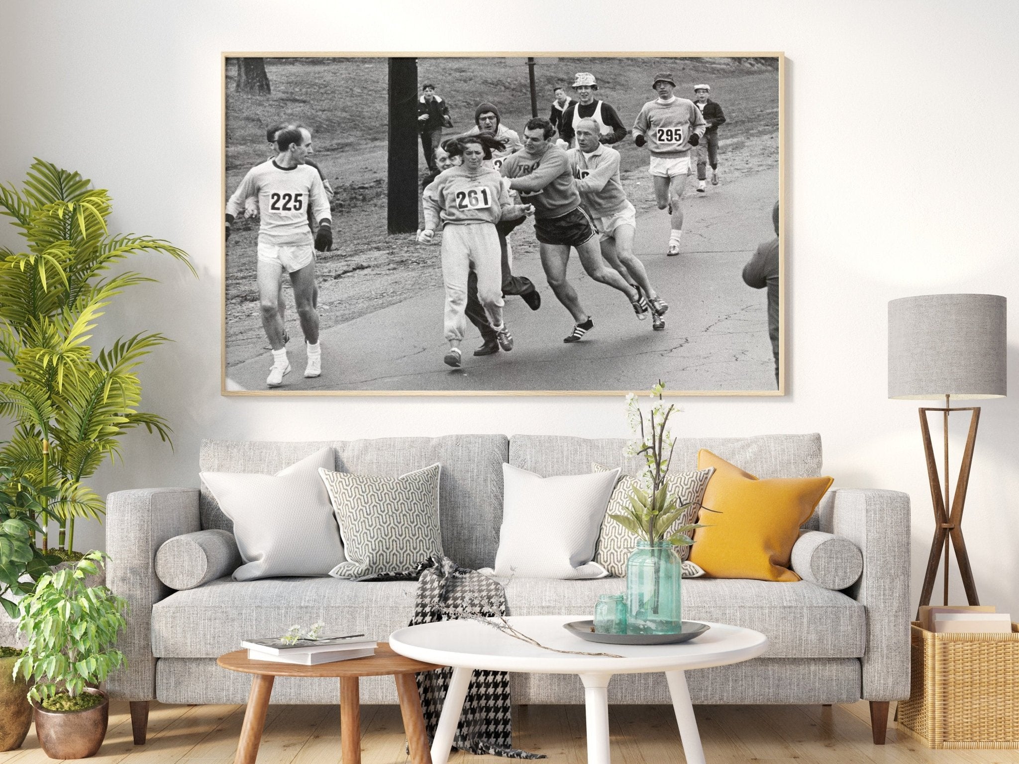 Kathrine Switzer First Woman to Officially Run Boston Marathon Canvas Wall Art - Canvasworkshop
