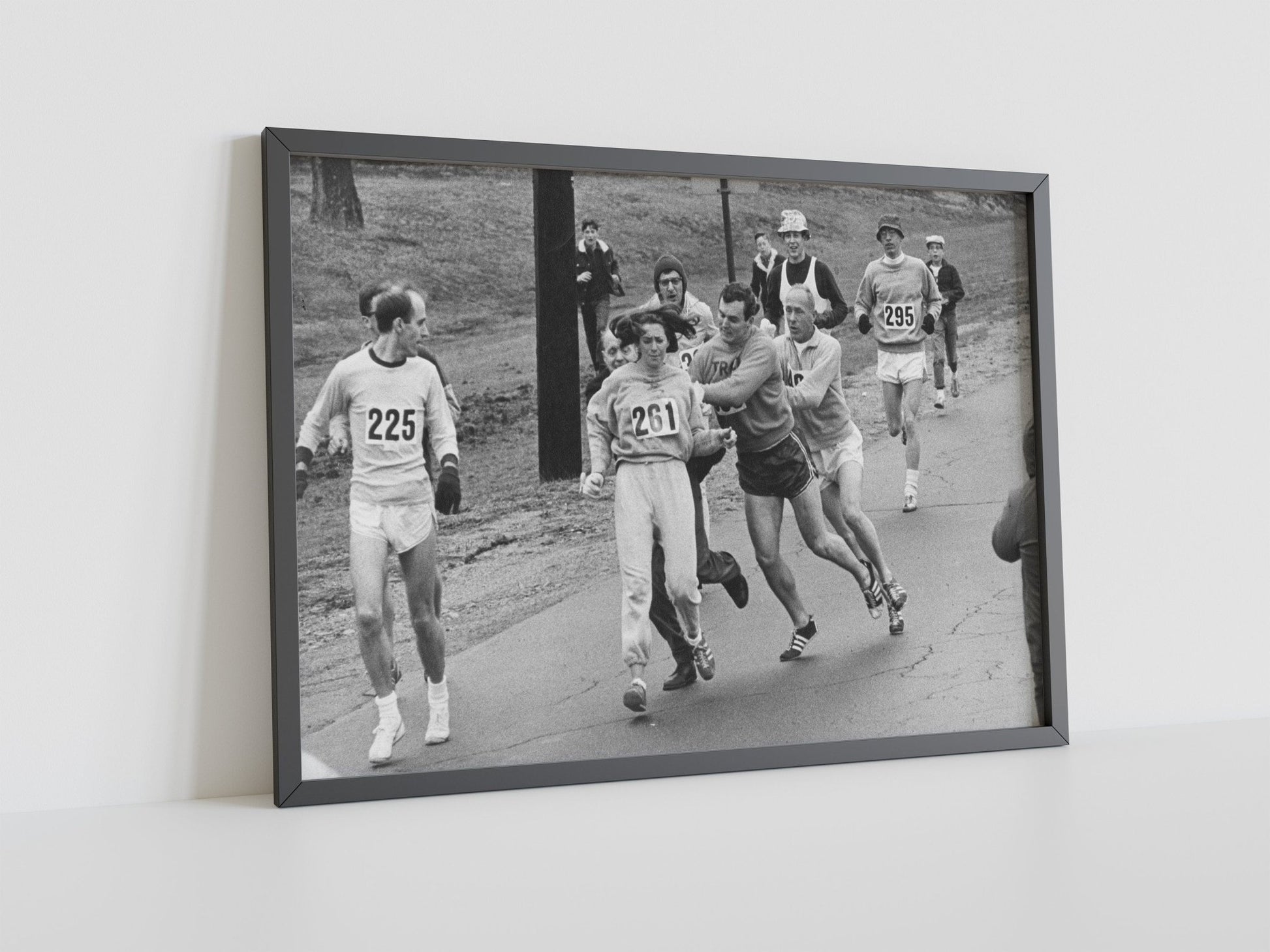 Kathrine Switzer First Woman to Officially Run Boston Marathon Canvas Wall Art - Canvasworkshop