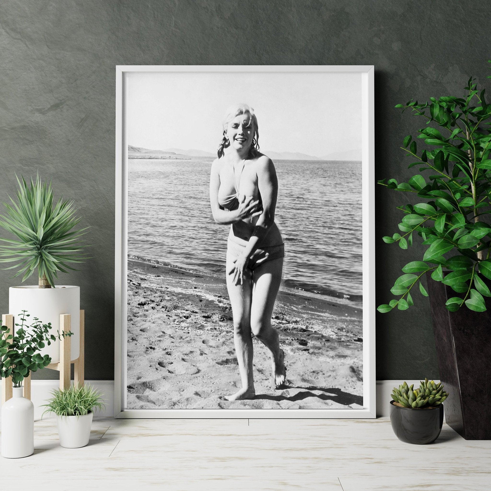 Marilyn Monroe Retro Canvas Poster - Canvasworkshop